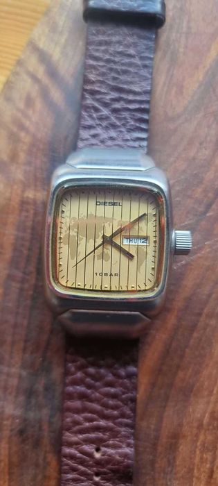 Красив ретро часовник Diesel за ценители