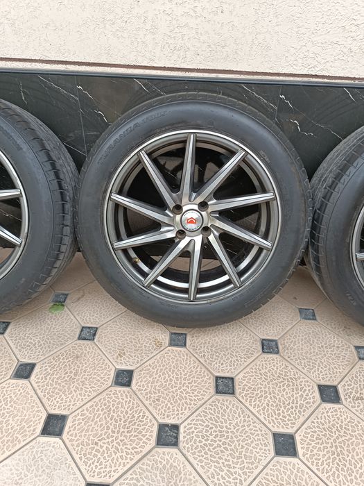 Vossen Diska Balon 215 55 R17 Holati Yaxshi Ayibi Yoq