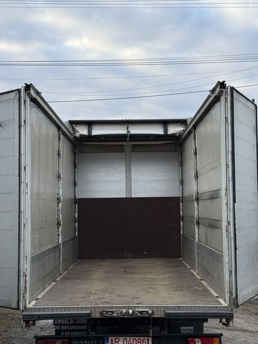 Bena cu prelata pe perdea si tavan decopertabil