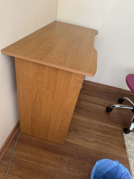 Бюро за детска стая