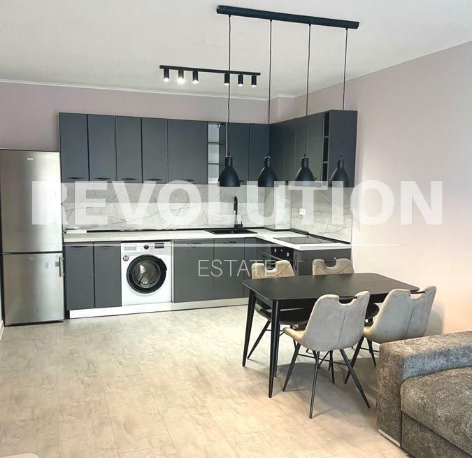 Дава се под наем Двустаен апартамент в Варна, Виница - 71 кв.м за 568.14 € - Снимка #1