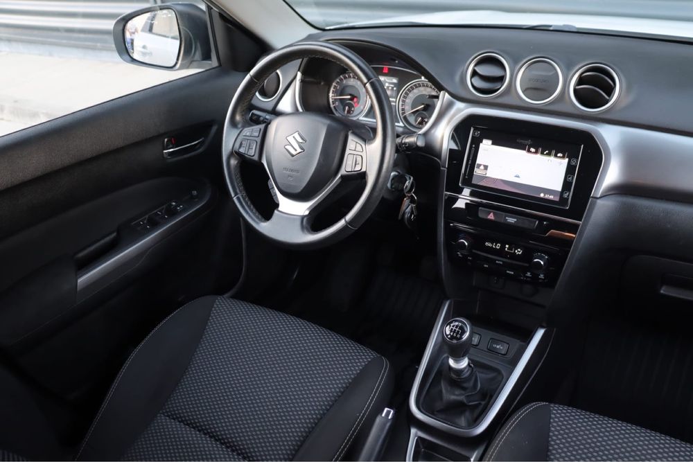 Suzuki Vitara ,suv compact cu un singur proprietar
