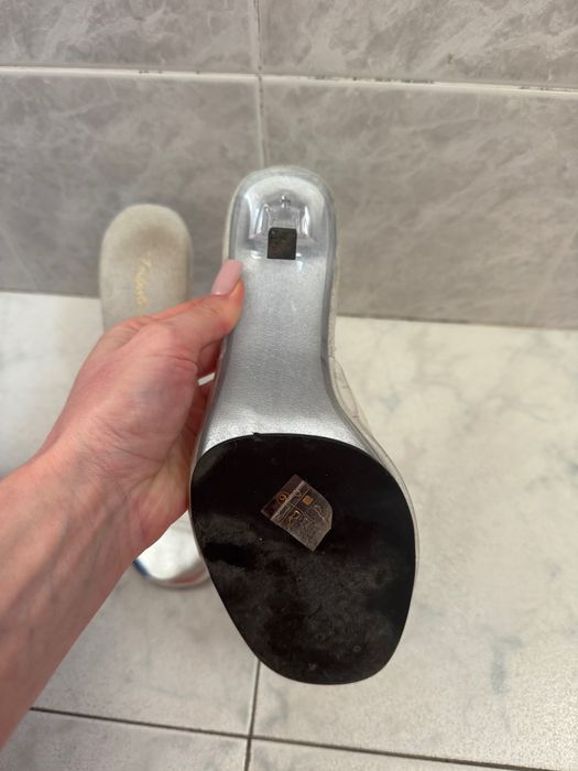 Бикини фитнес токчета за ifbb федерация