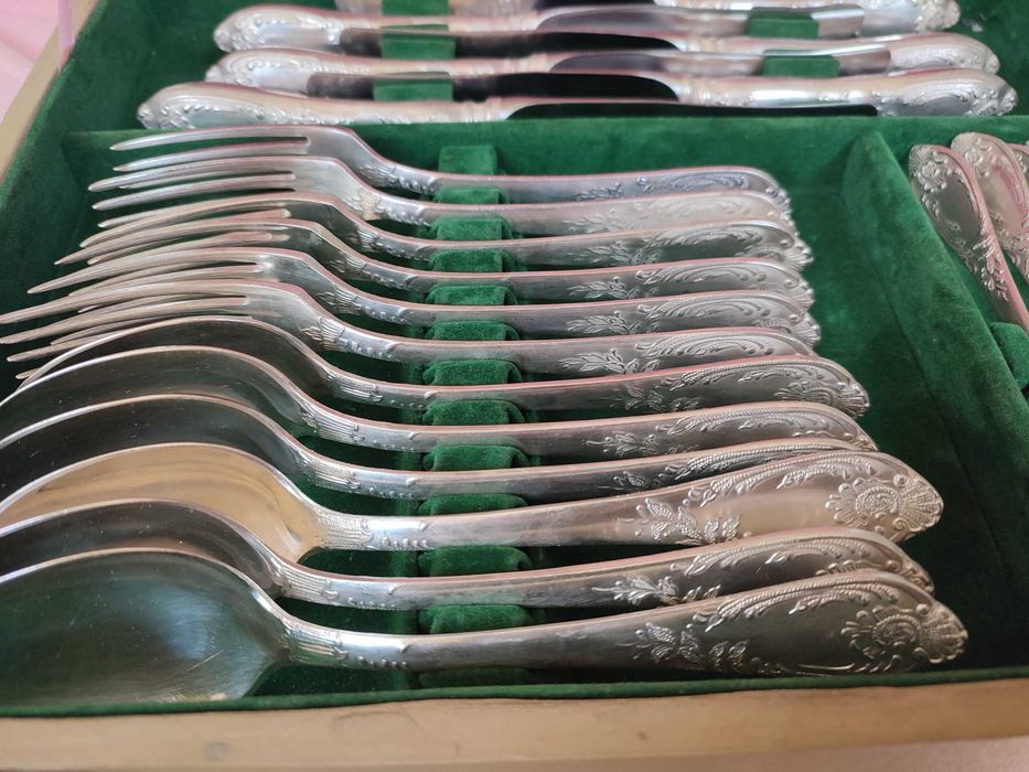 Посребрени прибори за хранене МНЦ