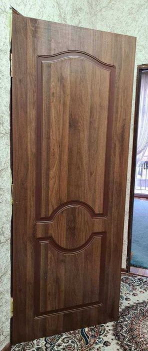 eshik yogochdan yasalgan sotiladi