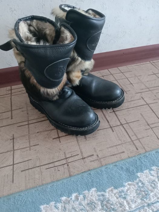 Зимние сапоги из волчьего шерсти