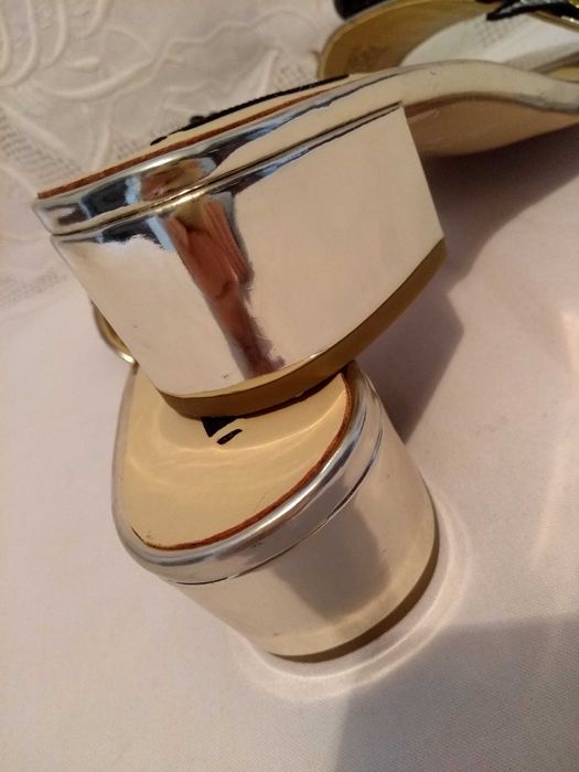 ZARA - дамски чехли с цветя