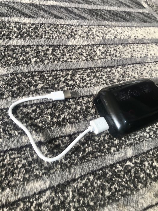 Căști wireles+power bank și lanternă