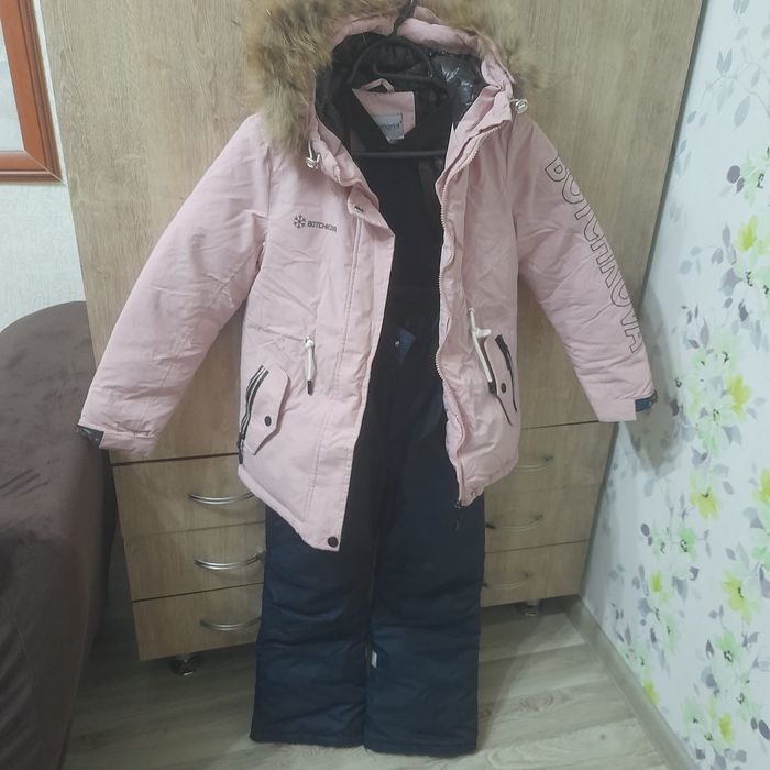 Продам комбинезон для девочки.