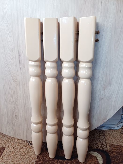 Продам стол кухонный.