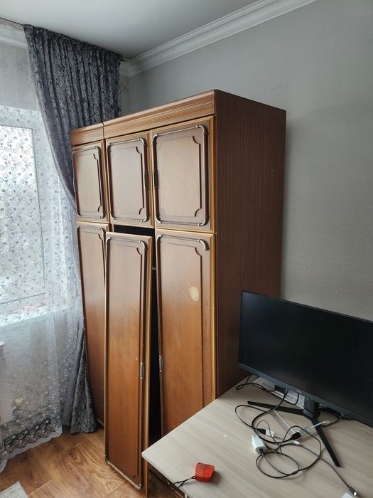 Шкаф отдадим  бесплатно