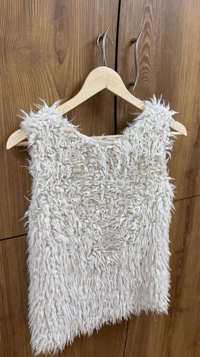 Пухкаво бяло елече