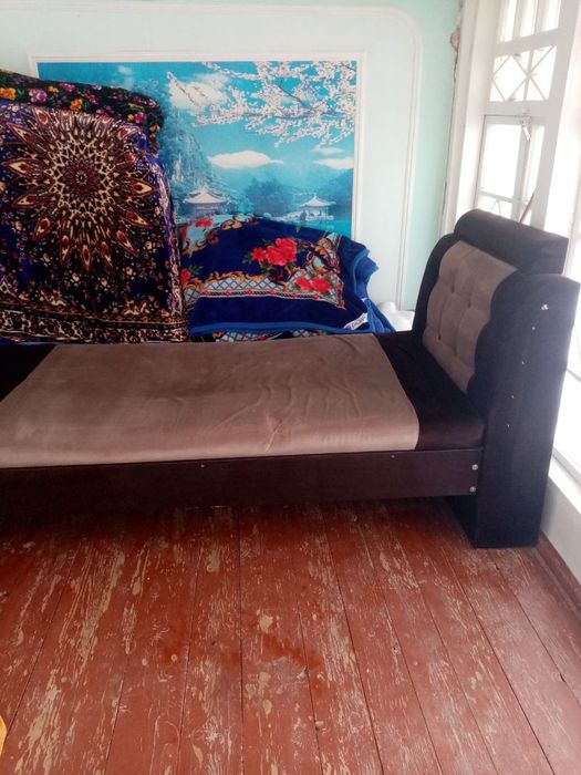 Yumshoq karavot.Holati zo'r.