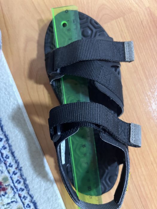 Продам сандали детские