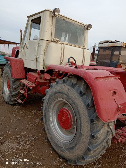 T 150 maz mator  puligi ham bor oldida beli ham bor ishga tayyor