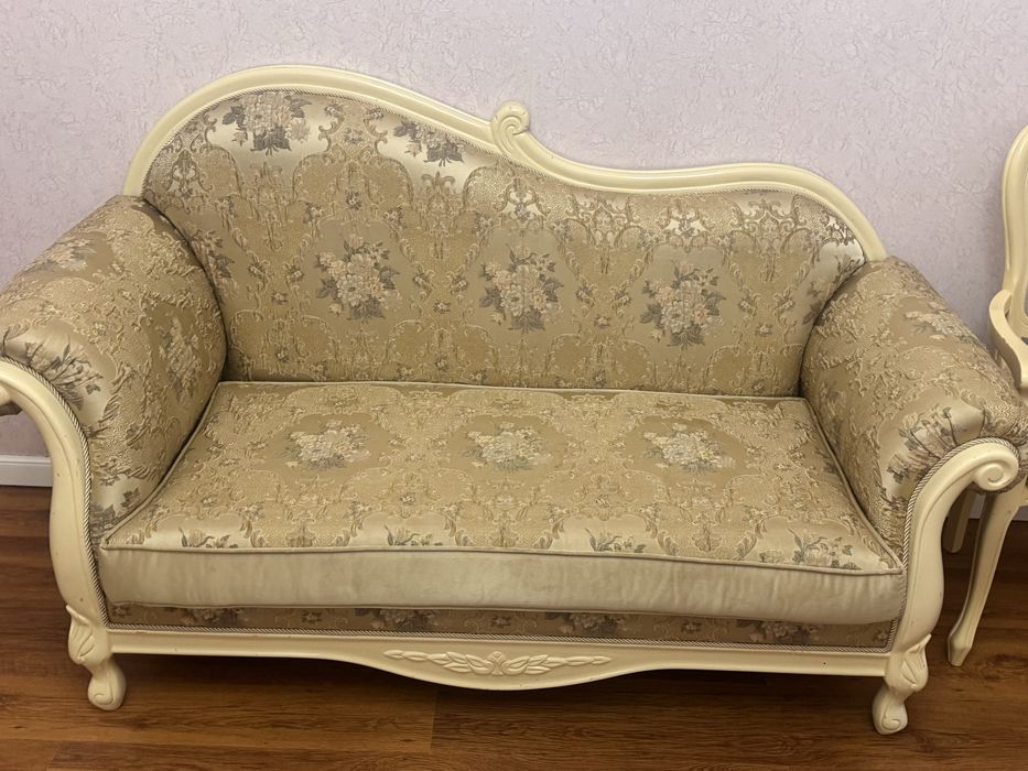 Продам диван хороший