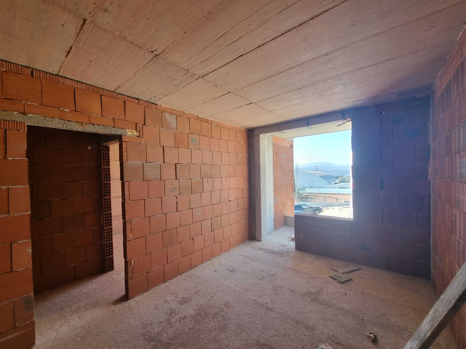 Продава се Тристаен апартамент в Благоевград, Освобождение - 100 кв.м за 847 €/кв.м - Снимка #3