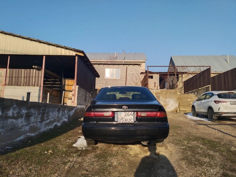 Автомобиль тайота камрй 20
