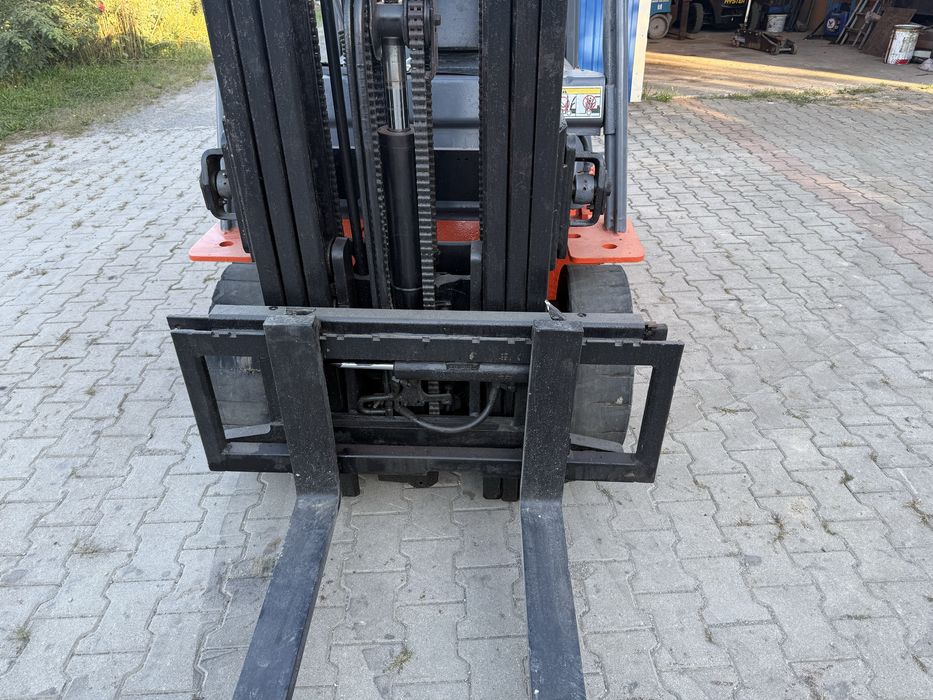 De vanzare sau da inchiriat stivuitor Diesel Toyota