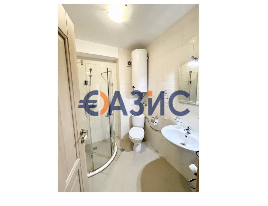 Мезонет на 7-ми етаж с частичен изглед към морето, к-с Калия,Слънчев