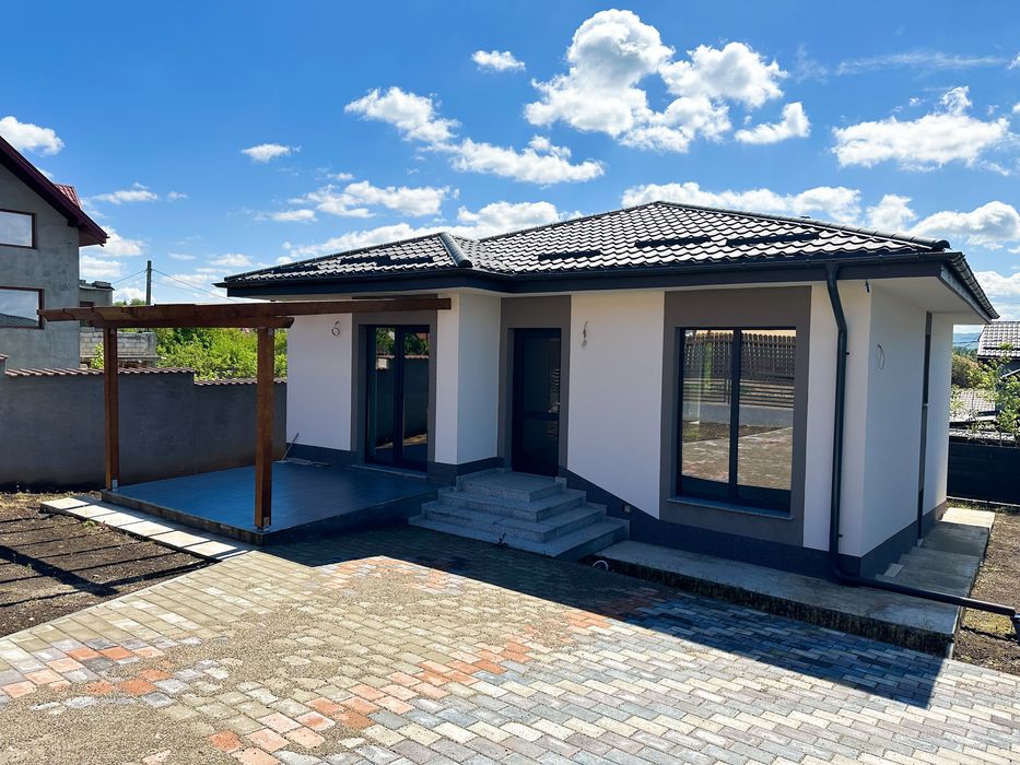 Casa individuala de vanzare Valea Adanca, zona 5 drumuri