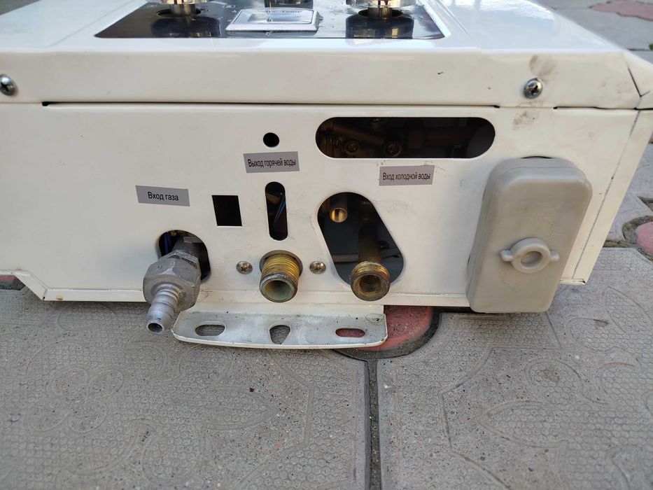 газовая колонка,,