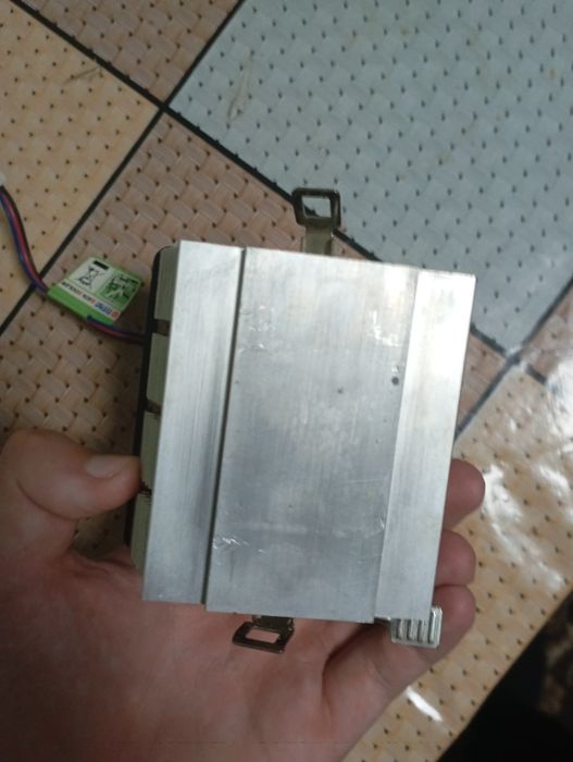 кулер для процессора марки Titan.