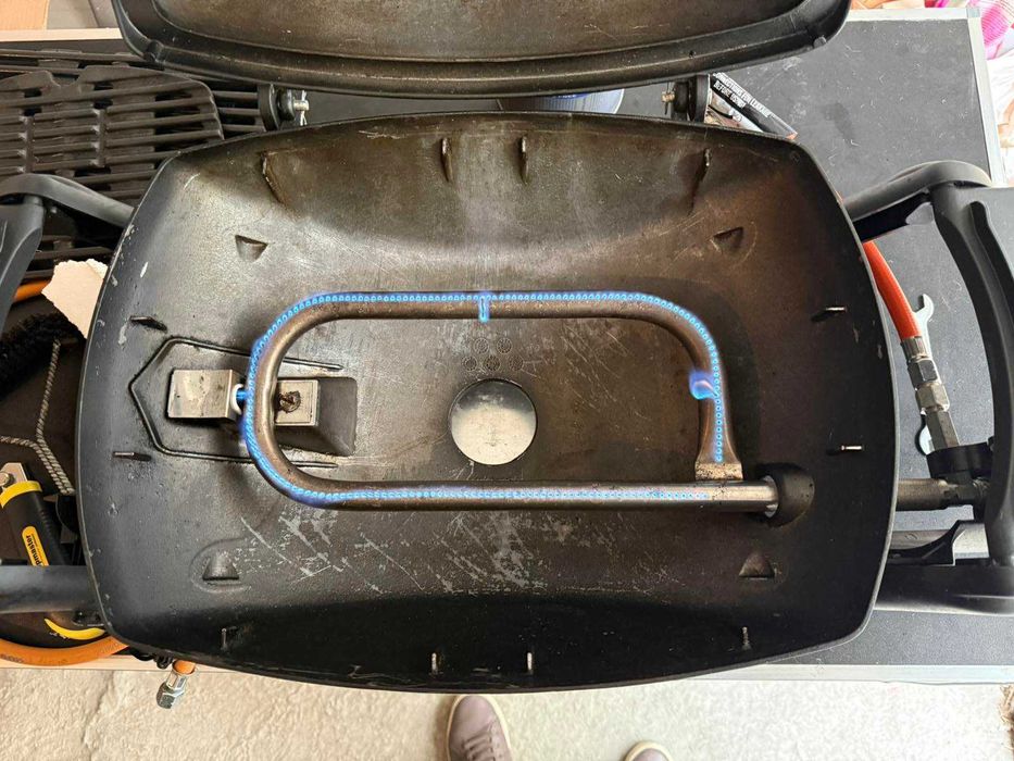 Газово барбекю WEBER Q 1200, корпус алуминий, скара чугун