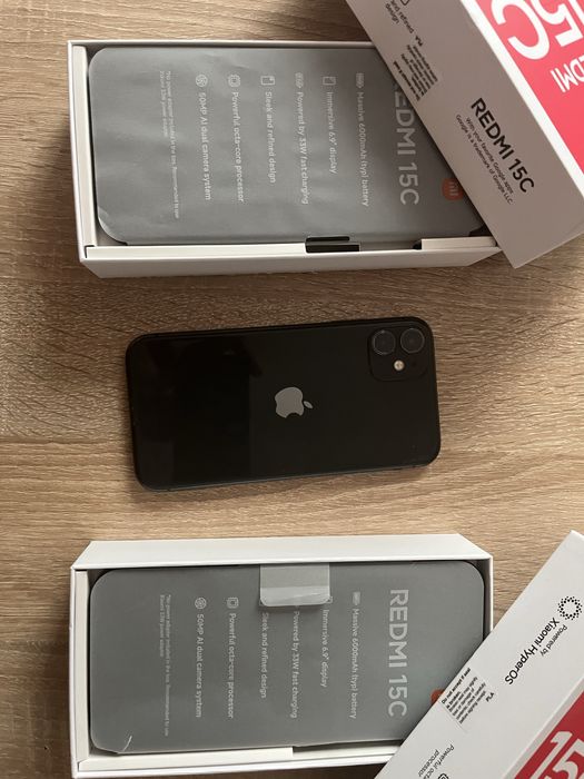 De vanzare trei telefoane