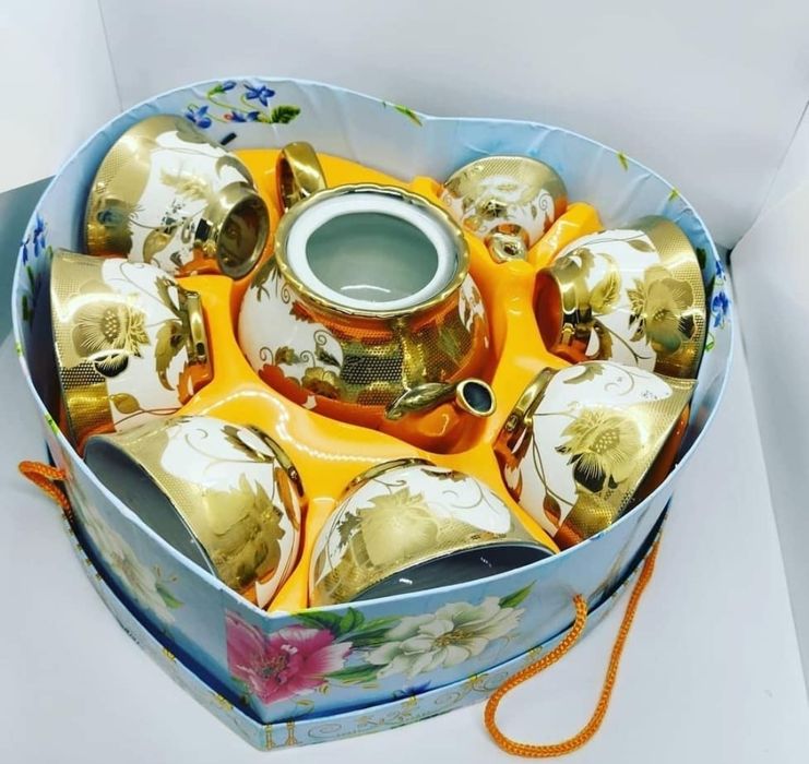 Чайник с пиалками новый