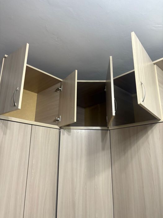 Угловой шкаф срочно