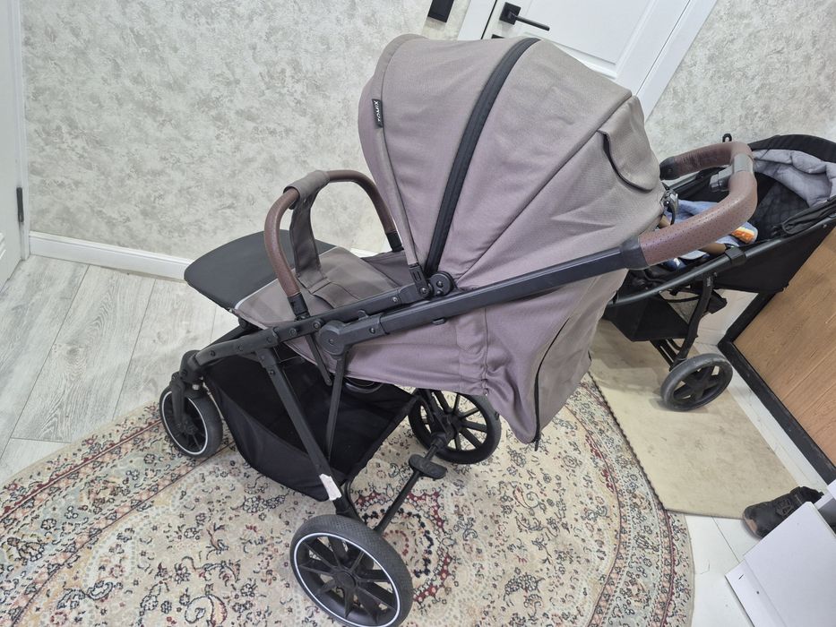 Коляска прогулочная