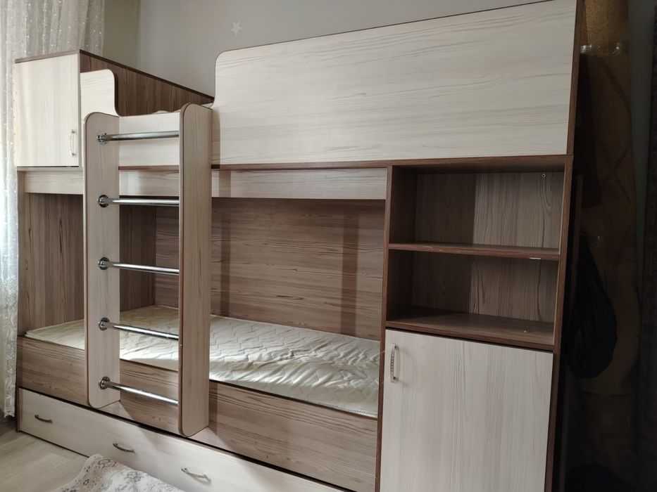 Продам двухъяростную кровать