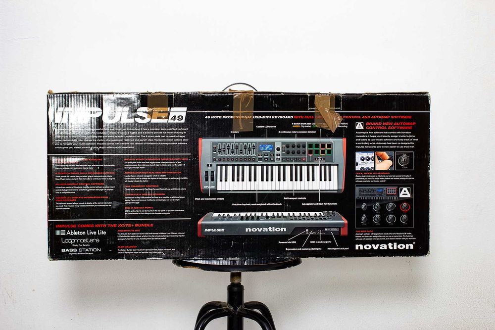 Novation Impulse 49 - Controller MIDI Profesional - Stare Impecabilă