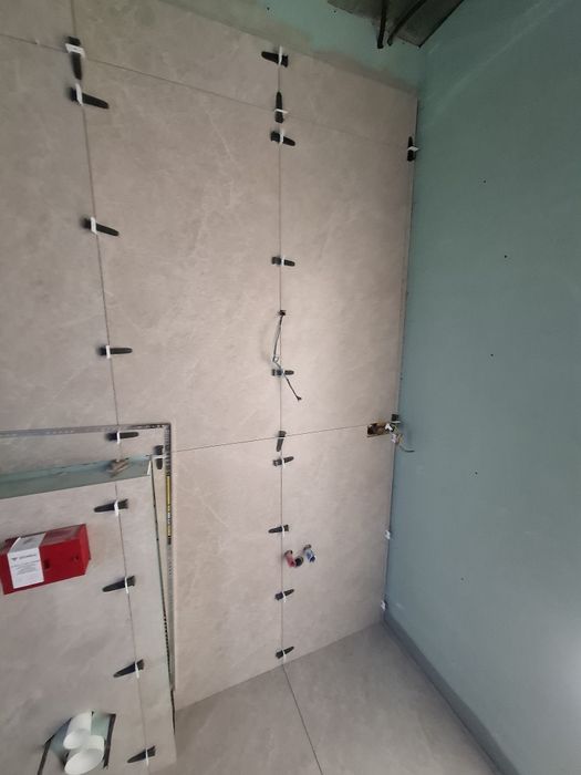 Interioare, tavane Rigips, vopsit cu pompa