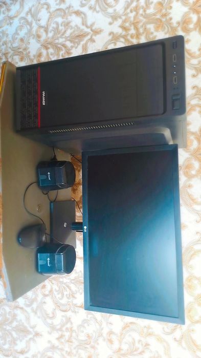 Stol kompyuteri sotiladi