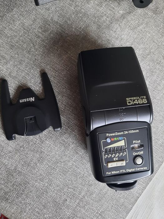 Фотоапарат Nikon D5000