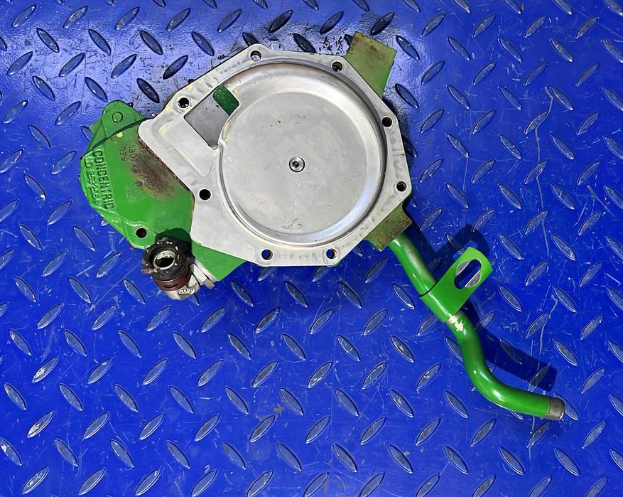 Pompa de apa John Deere RE546918