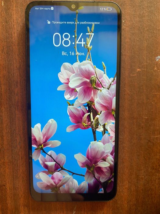 Продам свежий телефон Huawei nova Y9