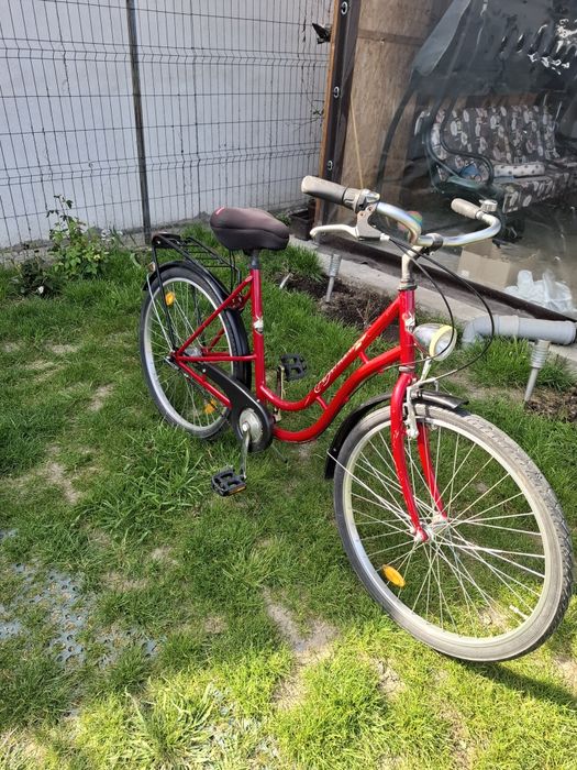 Vând bicicleta pentru  damă