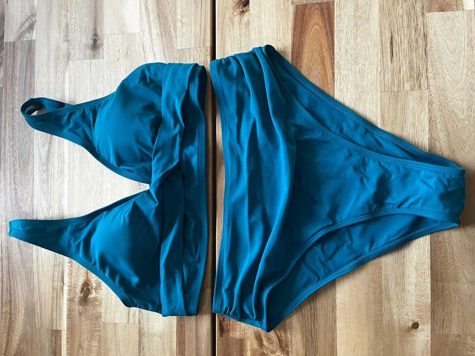 Чисто нов дамски бански комплект - М размер