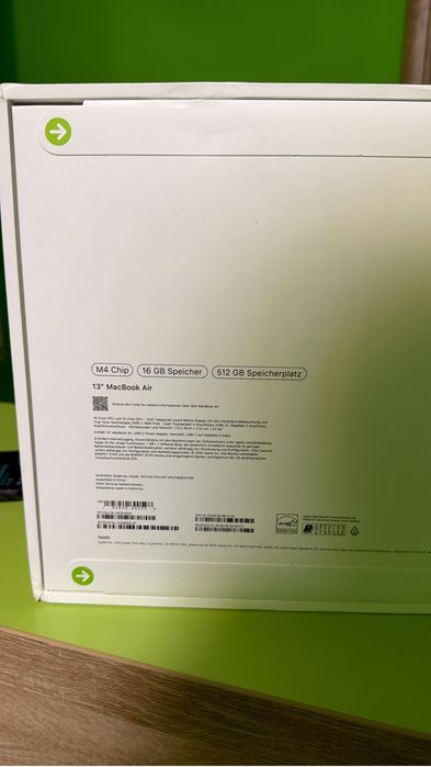 Vand macbook air 13 inch m4 16 gb ram 256gb  folosit 2 zile , garnatie