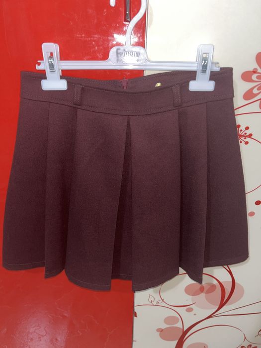 Бордовая юбка мини