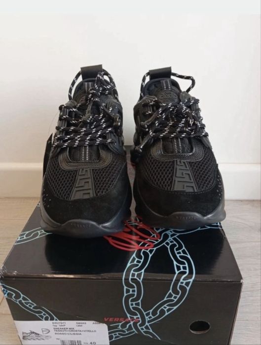 Versace chain reaction