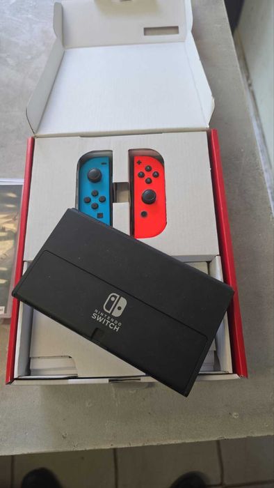 Nintendo Switch Oled + 3 Игри