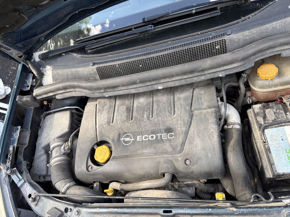 Opel zafira B продава се на части