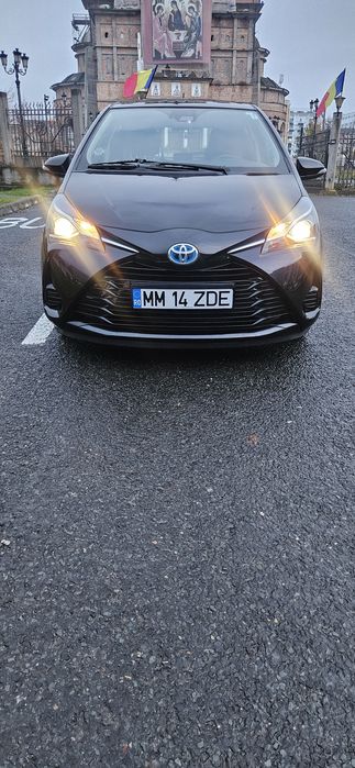 Toyota Yaris Hybrid, fără accidente, în garanție, înmatriculată