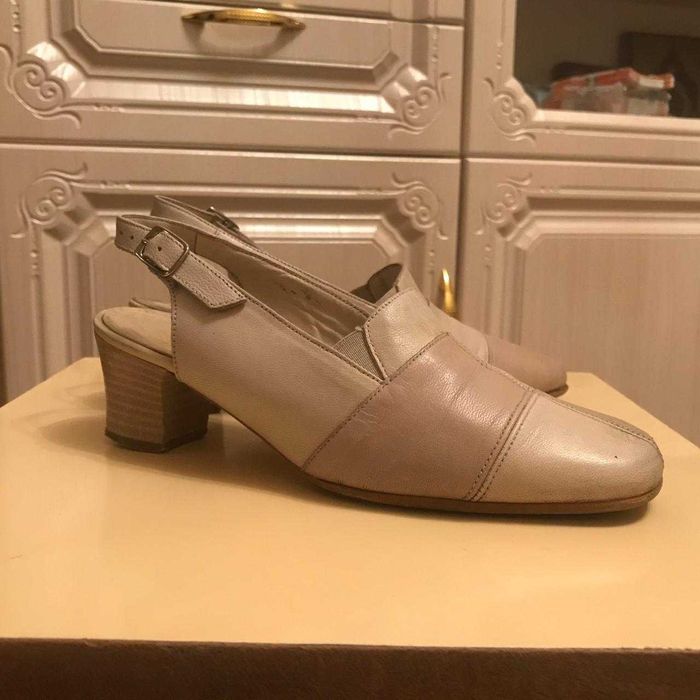 Продам босоножки (Франция)