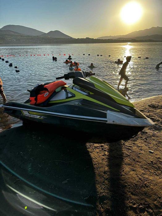 Продается гидроцикл Yamaha vx Deluxe ( скутер ) в хорошем состоянии