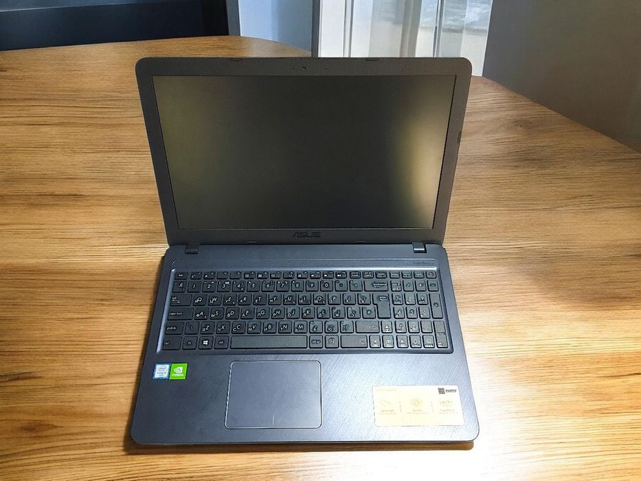 ASUS VivoBook  X540UBR / i5 / 8GB / 1TB / MX110 2GB